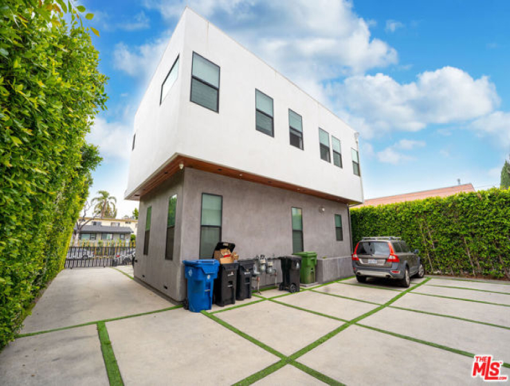  Income Home for Sale in Los Angeles, California