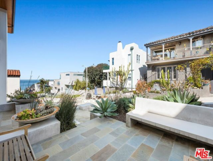 5 Bed Home to Rent in Manhattan Beach, California