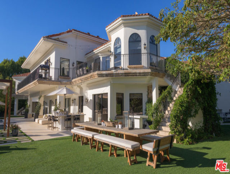 5 Bed Home for Sale in Malibu, California