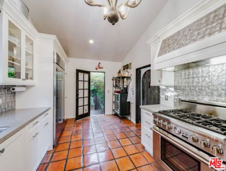 4 Bed Home for Sale in Los Angeles, California