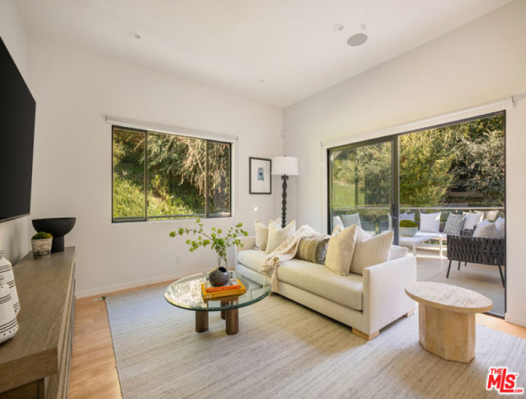 5 Bed Home for Sale in Studio City, California