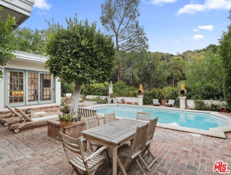 4 Bed Home to Rent in Beverly Hills, California