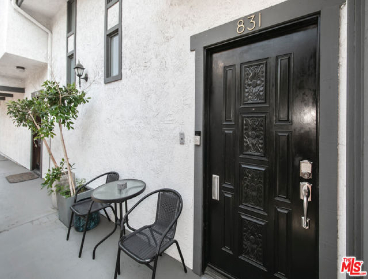 3 Bed Home to Rent in West Hollywood, California