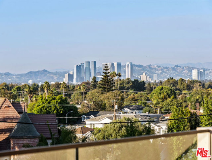 5 Bed Home for Sale in Los Angeles, California