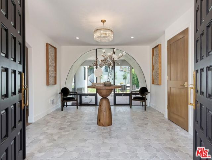 6 Bed Home for Sale in Beverly Hills, California