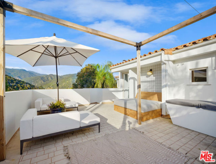 6 Bed Home for Sale in Malibu, California