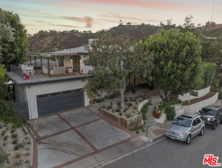 5 Bed Home for Sale in Los Angeles, California