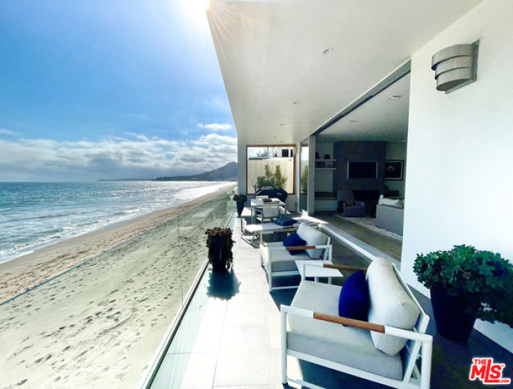 2 Bed Home to Rent in Malibu, California