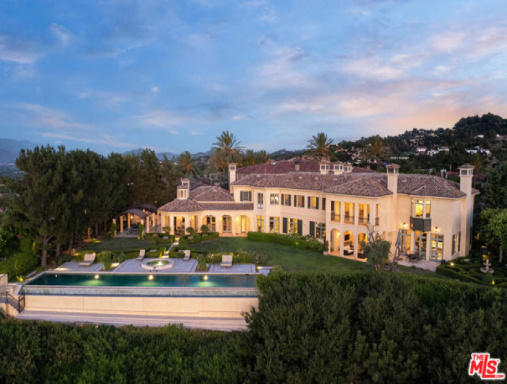 6 Bed Home for Sale in Beverly Hills, California