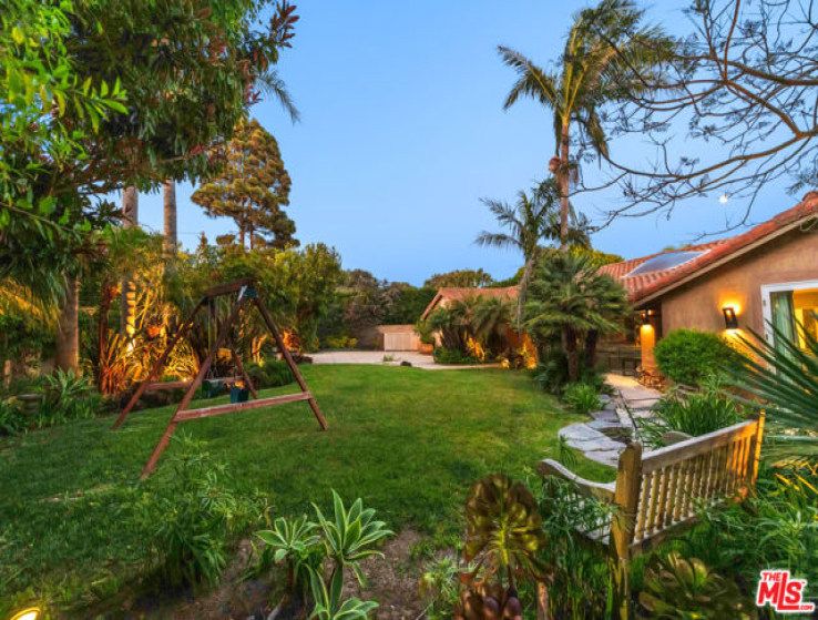 4 Bed Home to Rent in Malibu, California