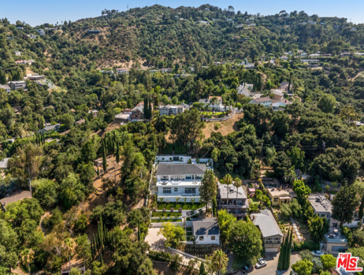 5 Bed Home for Sale in Los Angeles, California