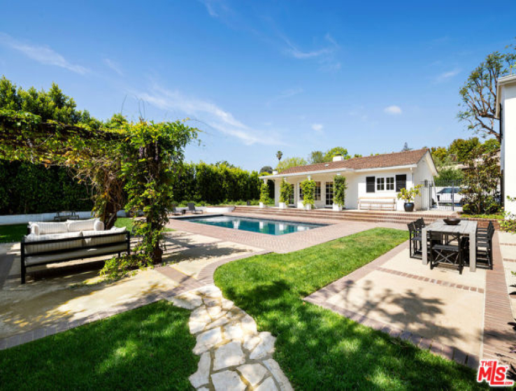 5 Bed Home for Sale in Los Angeles, California