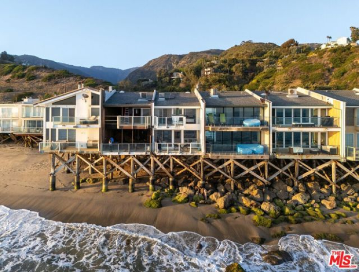 1 Bed Home for Sale in Malibu, California