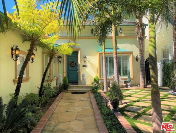 4 Bed Home to Rent in Beverly Hills, California