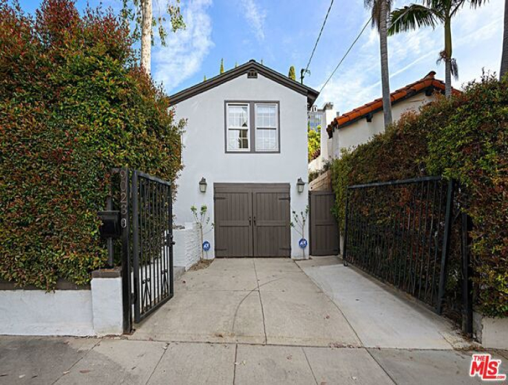 3 Bed Home to Rent in West Hollywood, California