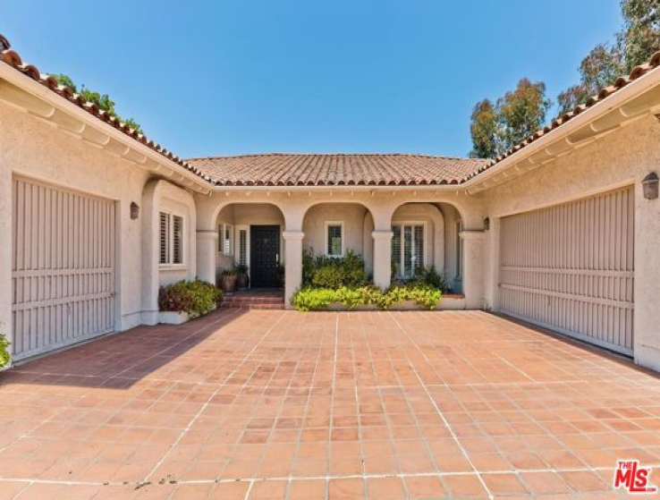 4 Bed Home for Sale in Beverly Hills, California