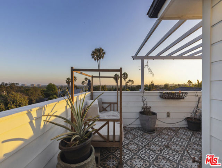 5 Bed Home for Sale in Los Angeles, California