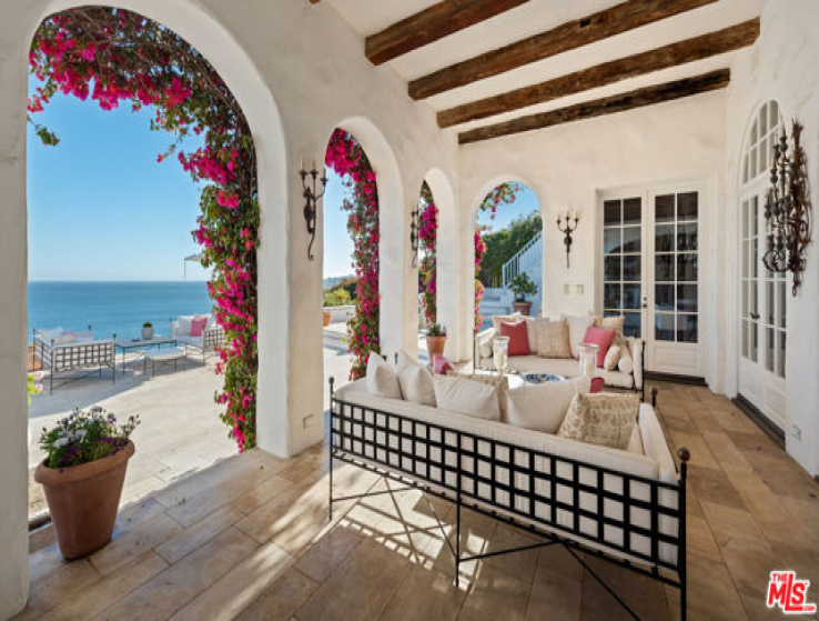 6 Bed Home for Sale in Malibu, California