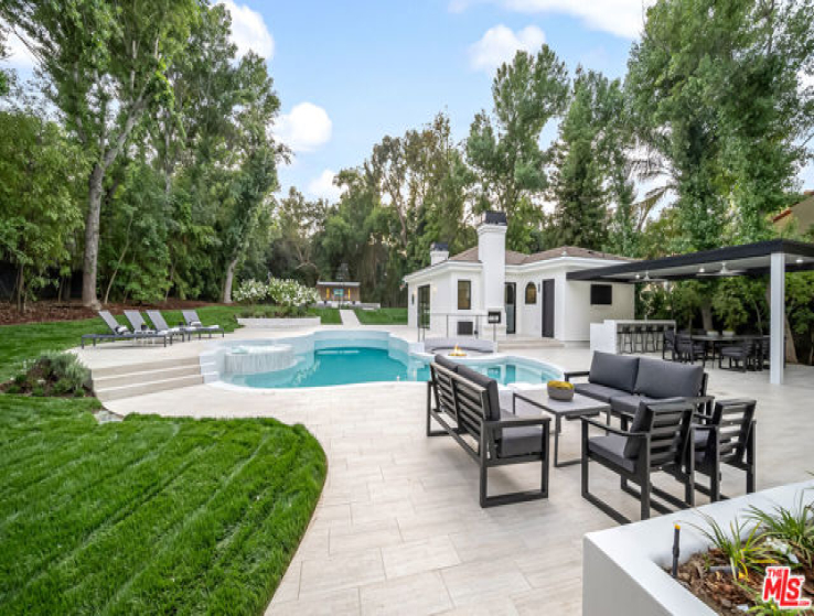 7 Bed Home for Sale in Calabasas, California