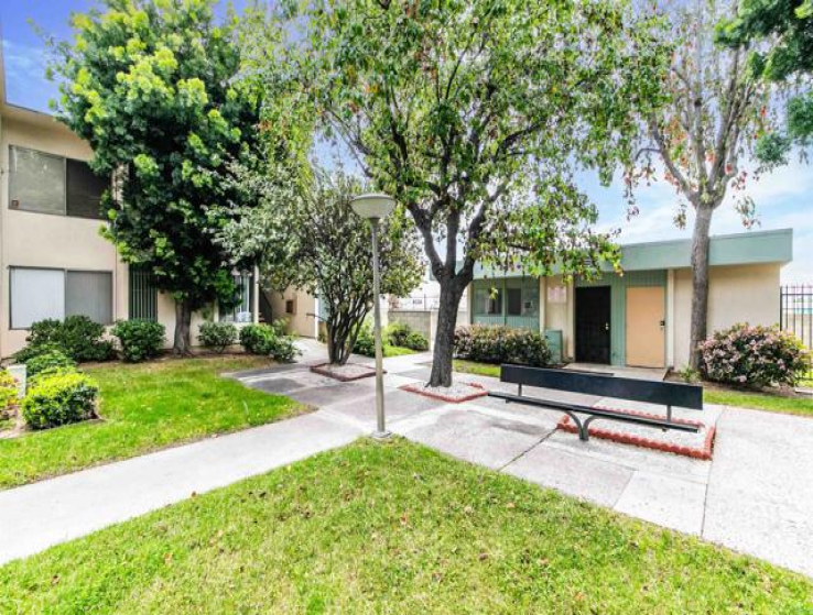  Income Home for Sale in North Hollywood, California