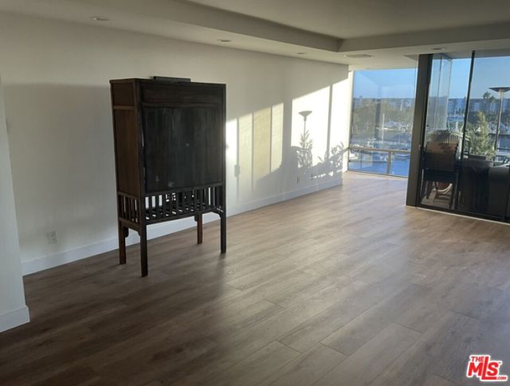 1 Bed Home to Rent in Marina del Rey, California