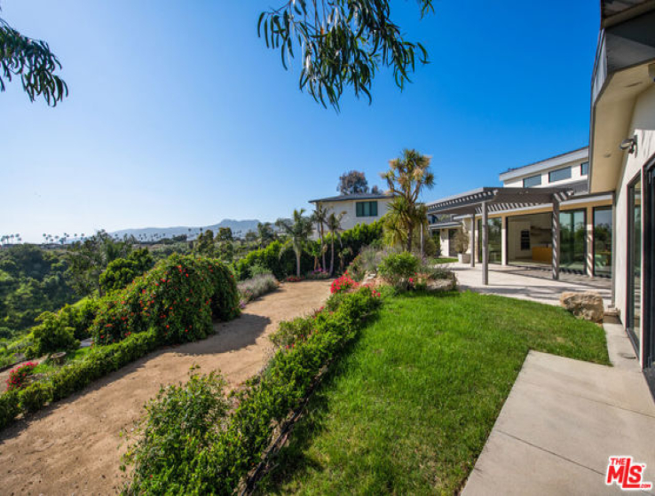 5 Bed Home for Sale in Malibu, California