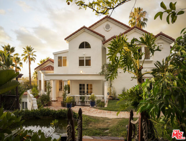 7 Bed Home for Sale in Los Angeles, California