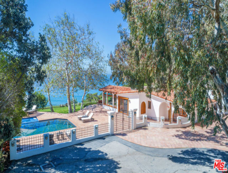 8 Bed Home for Sale in Malibu, California