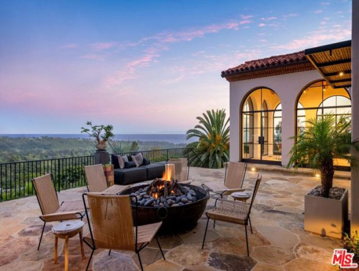 6 Bed Home for Sale in Santa Barbara, California