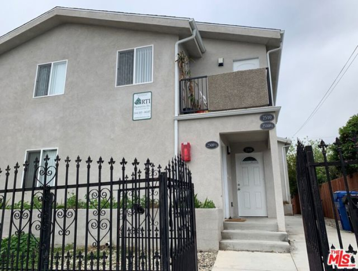  Income Home for Sale in Los Angeles, California