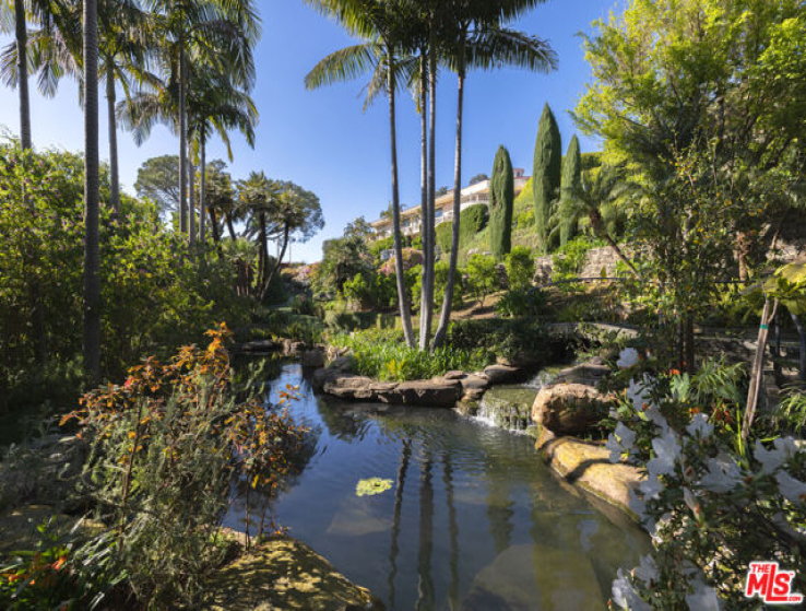 9 Bed Home for Sale in Los Angeles, California