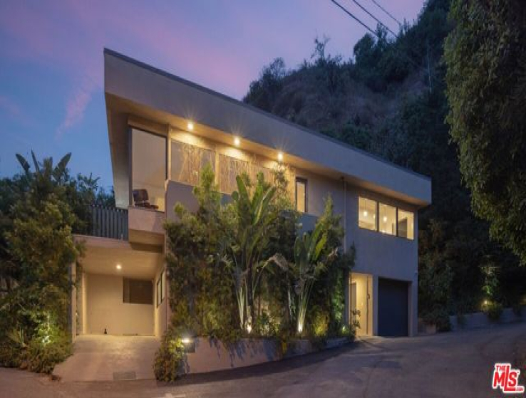 3 Bed Home for Sale in Los Angeles, California