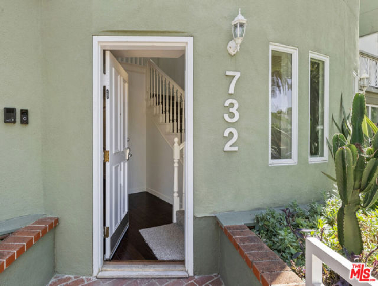 3 Bed Home to Rent in Santa Monica, California