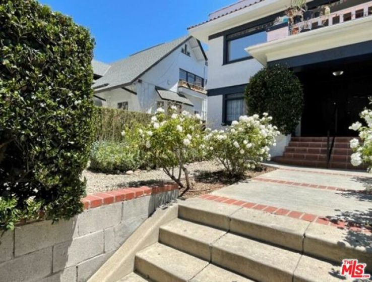  Income Home for Sale in Los Angeles, California