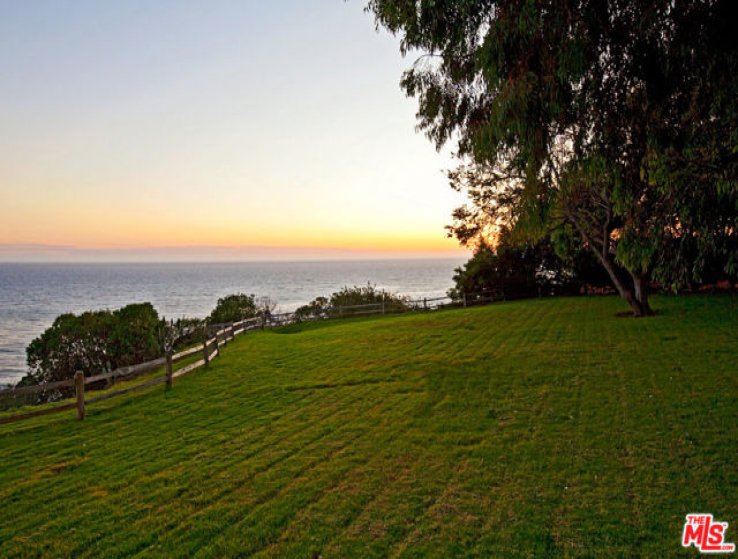 8 Bed Home for Sale in Malibu, California