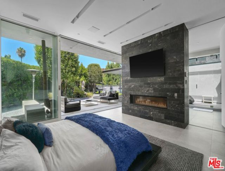 5 Bed Home for Sale in Beverly Hills, California