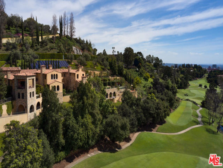 9 Bed Home for Sale in Los Angeles, California