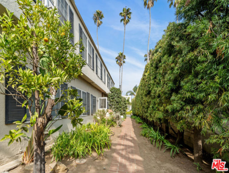  Income Home for Sale in Santa Monica, California