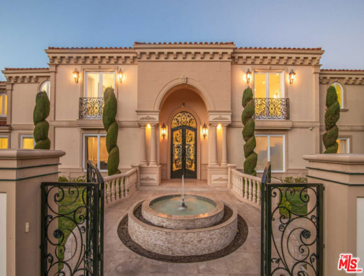 6 Bed Home for Sale in Beverly Hills, California