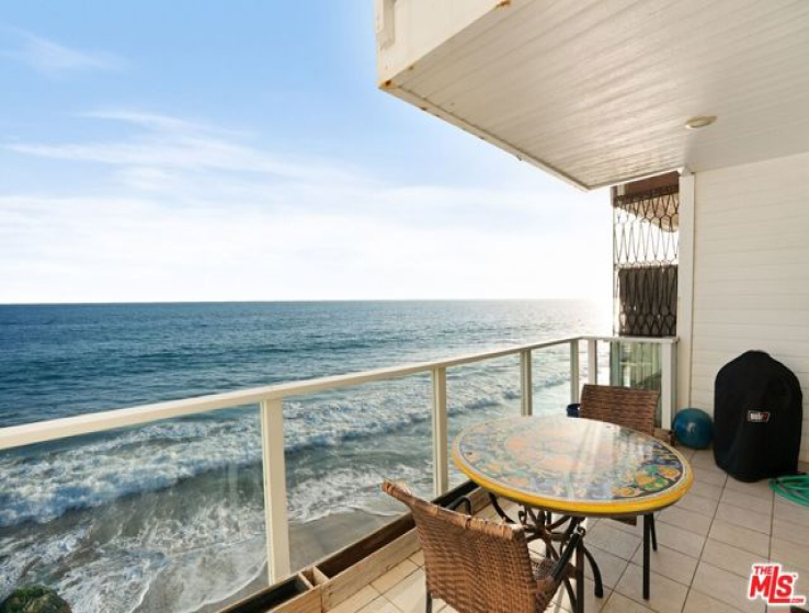 1 Bed Home for Sale in Malibu, California