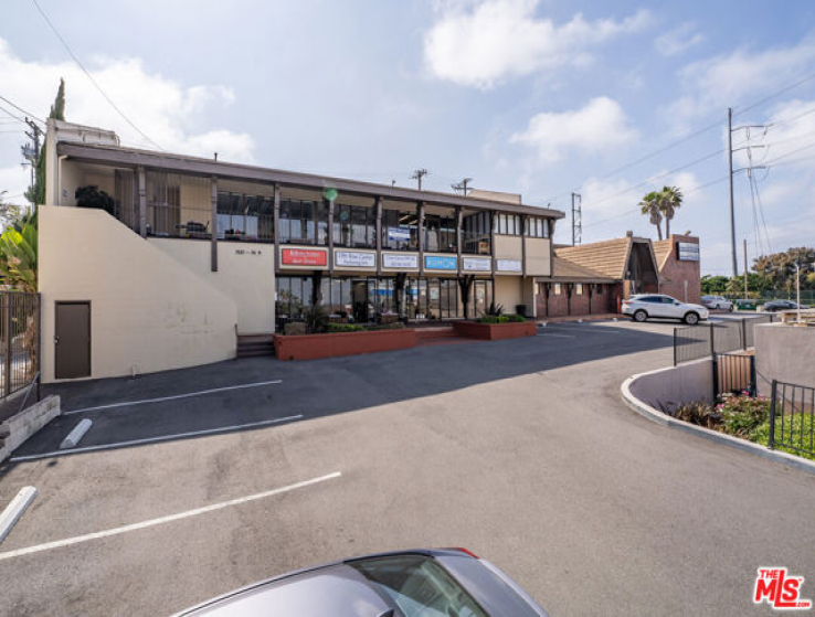  Commercial for Sale in Manhattan Beach, California