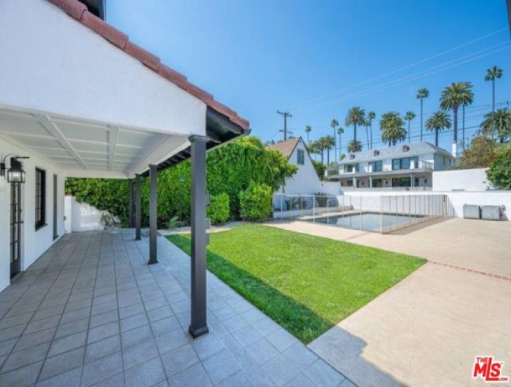 5 Bed Home to Rent in Beverly Hills, California