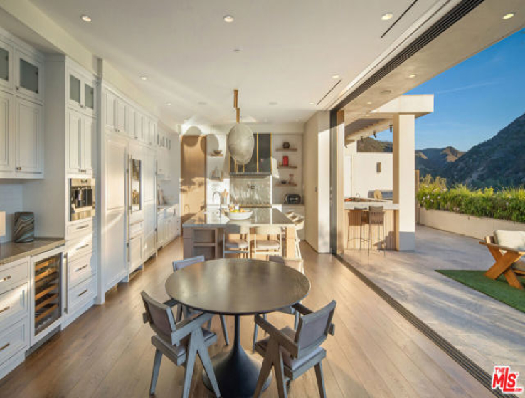 6 Bed Home for Sale in Los Angeles, California