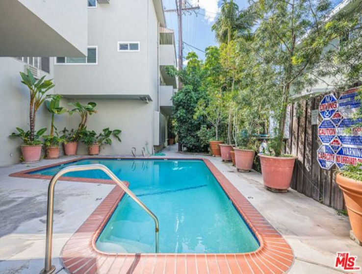  Home to Rent in West Hollywood, California