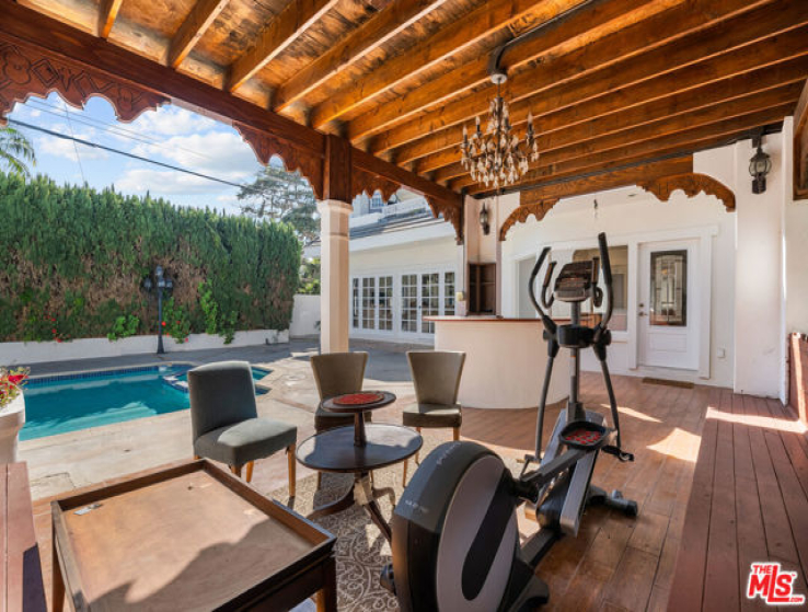 6 Bed Home for Sale in Santa Monica, California