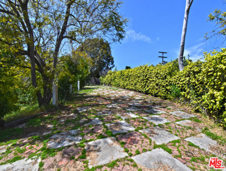 5 Bed Home for Sale in Beverly Hills, California