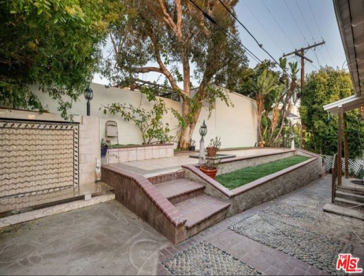 4 Bed Home for Sale in Los Angeles, California