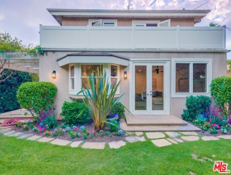 5 Bed Home for Sale in Los Angeles, California