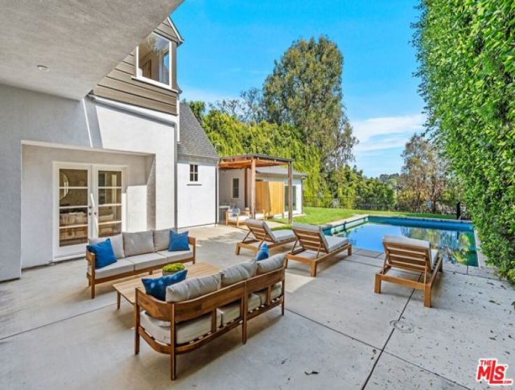 7 Bed Home for Sale in Los Angeles, California