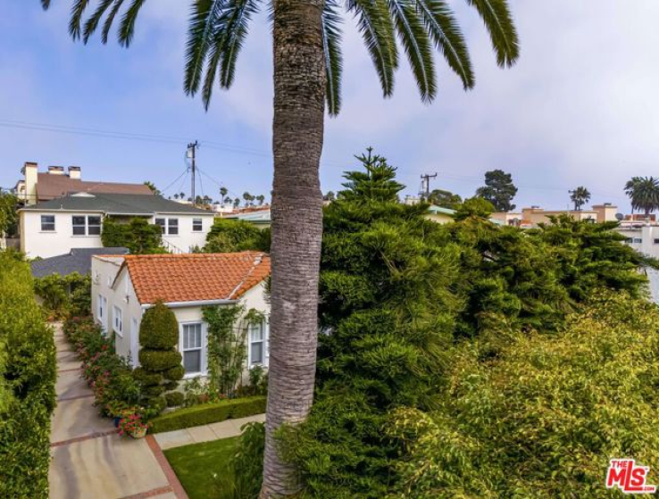  Income Home for Sale in Santa Monica, California